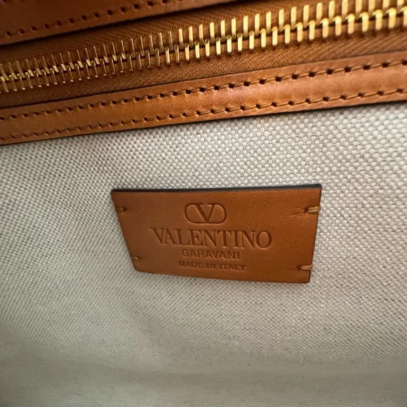 Auth. Valentino Garavani Antibes Tote - New Condition - Picture 13 of 15